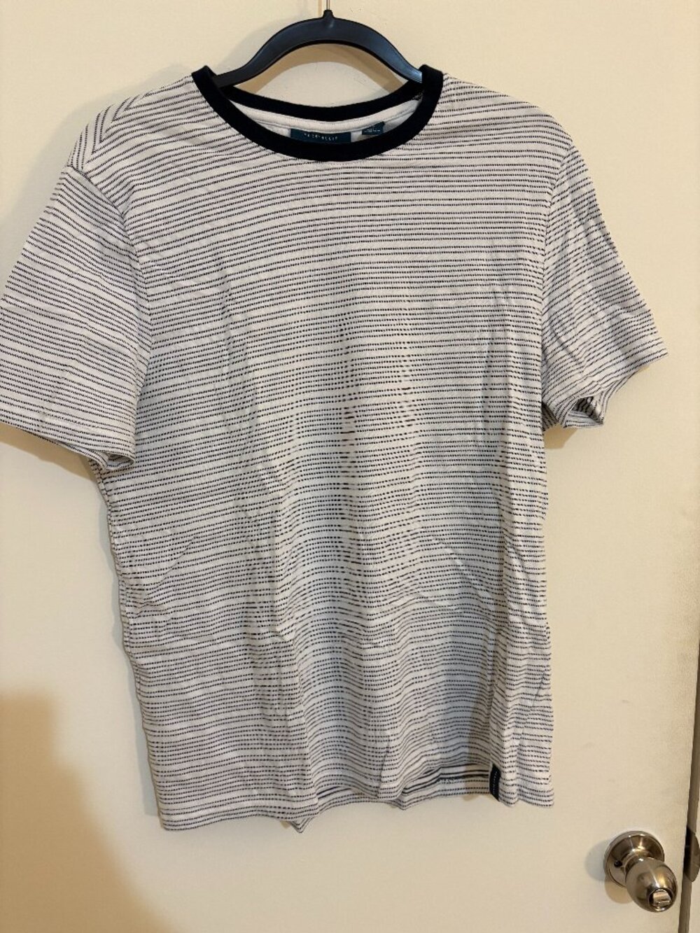 Perry Ellis Striped Crew Tee White Black Horizontal Stripes Size L